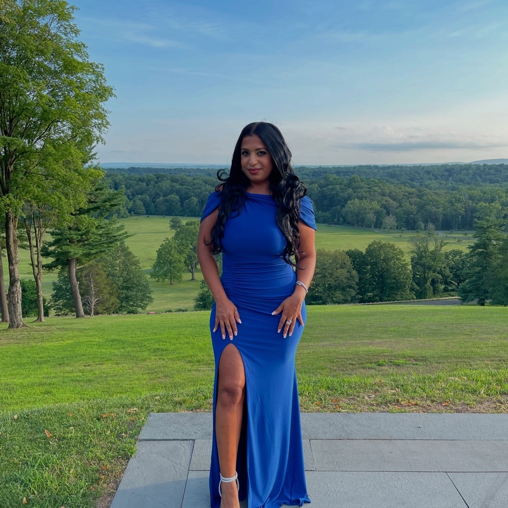 Elegant Royal Blue Cap-Sleeve Evening Gown with Side Slit